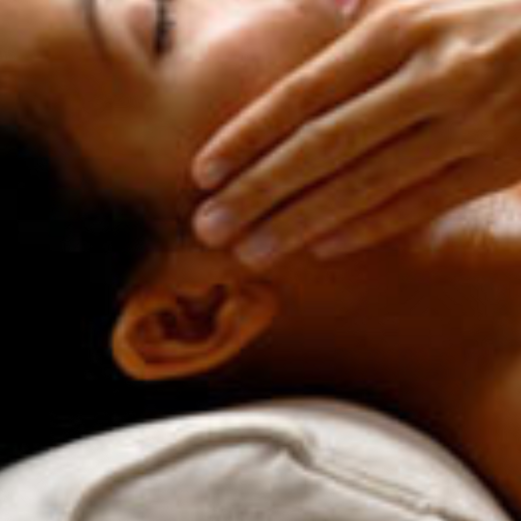 Rediscover the Power of Abhyanga Massage (oil massage) for Women’s Wellness